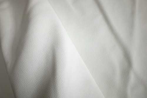 Whole cowhide white pebble - whole,